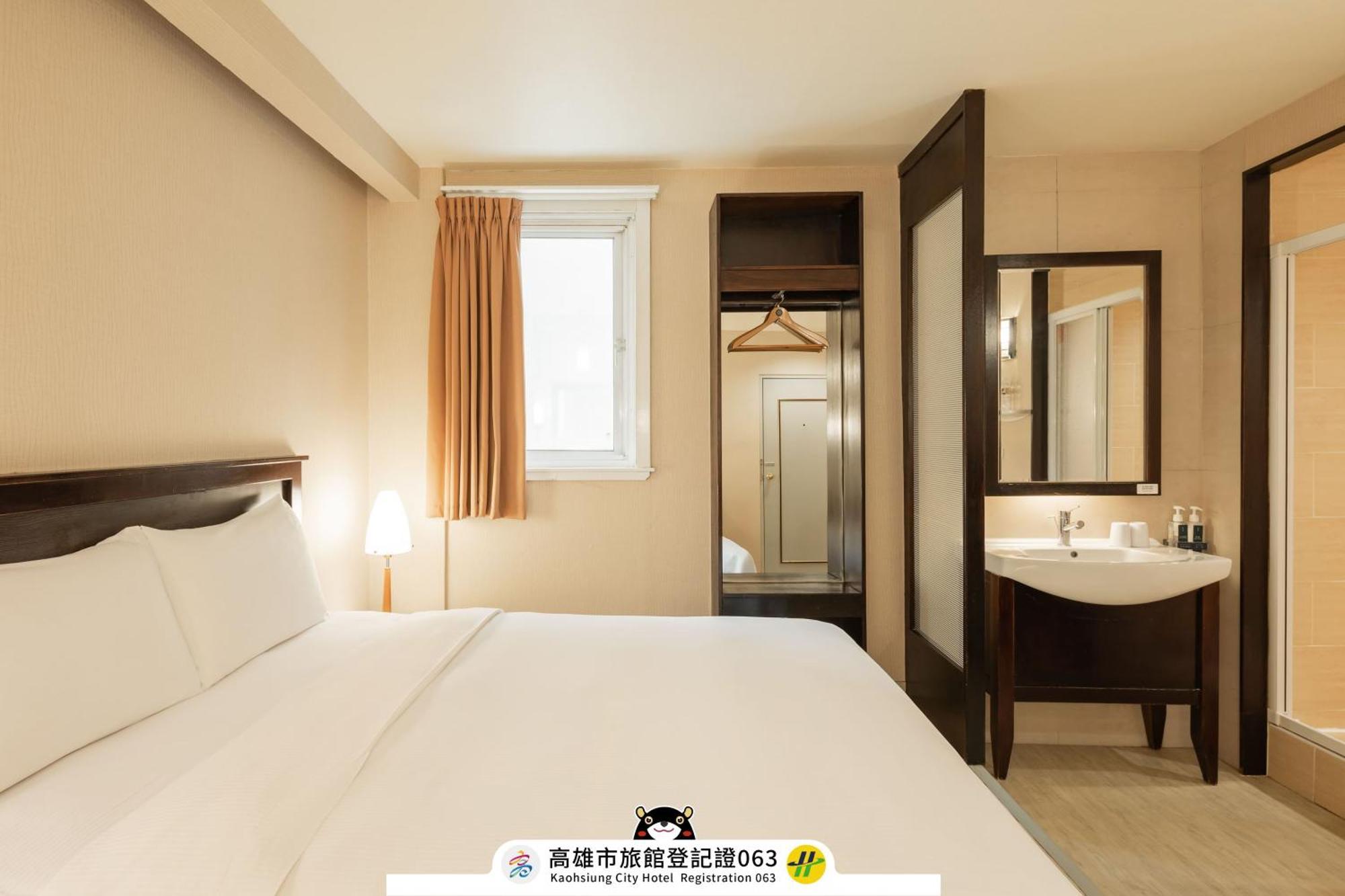Kindness Hotel Weiwuying Kaohsiung Exterior photo