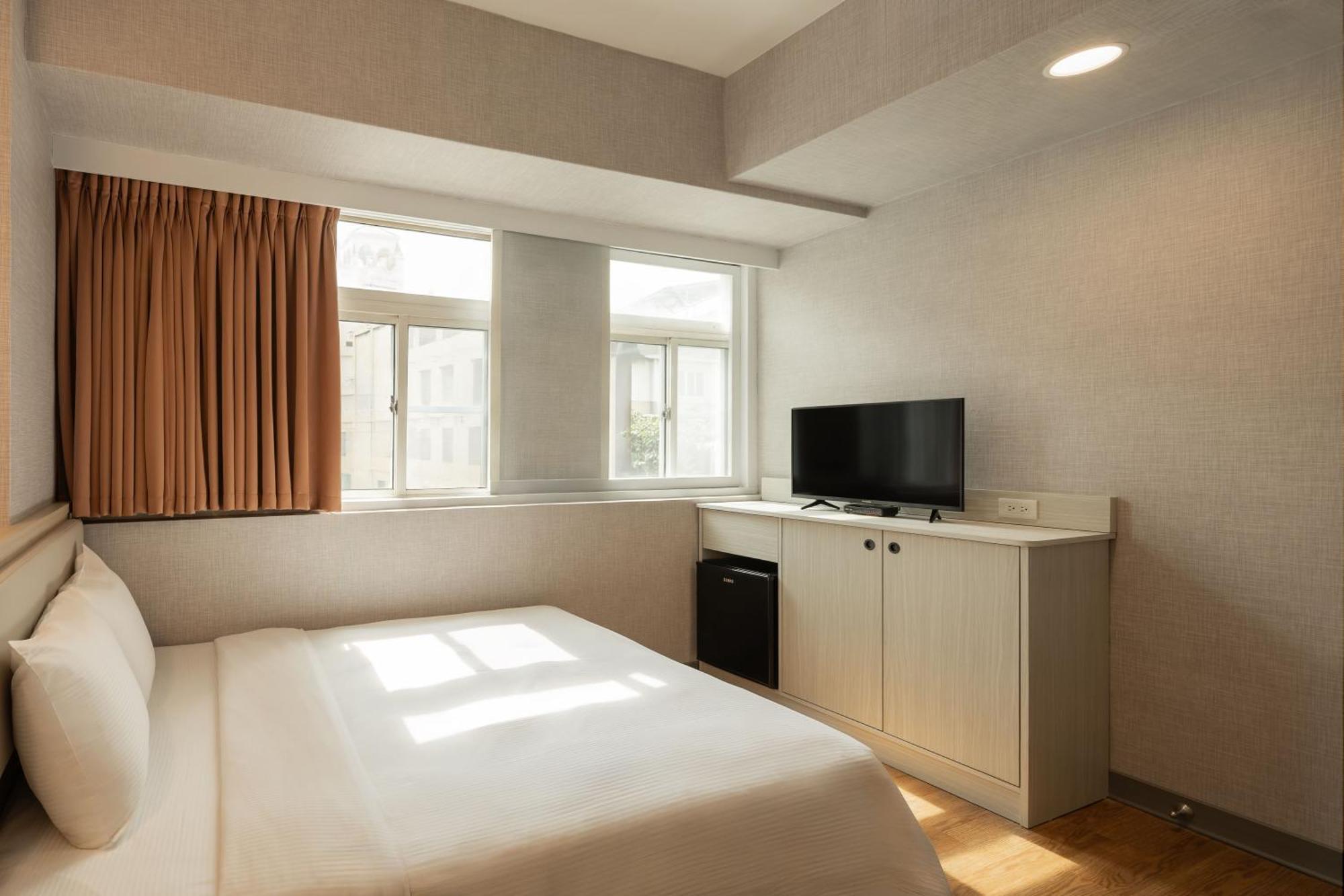 Kindness Hotel Weiwuying Kaohsiung Exterior photo