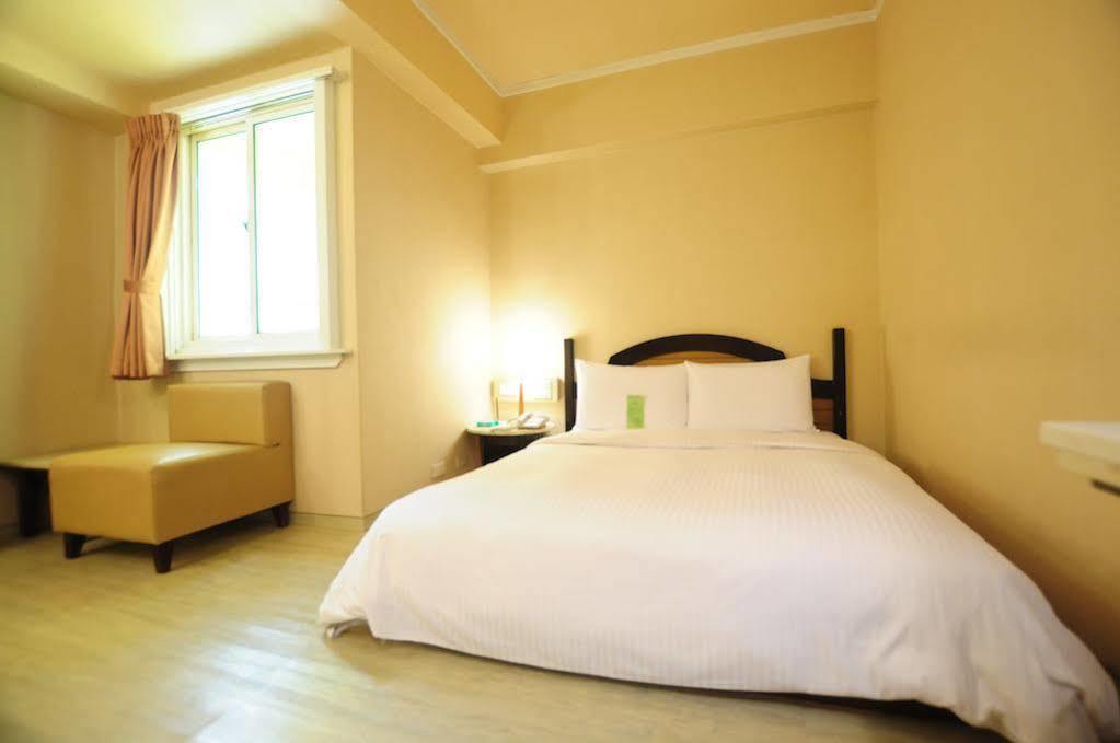 Kindness Hotel Weiwuying Kaohsiung Exterior photo