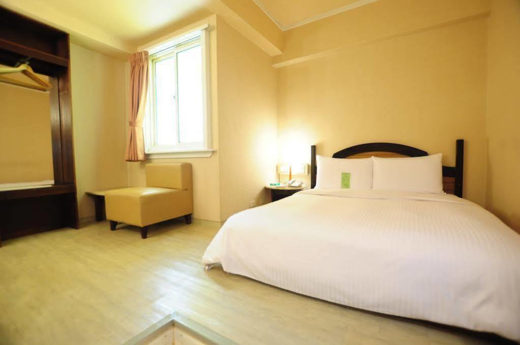 Kindness Hotel Weiwuying Kaohsiung Exterior photo